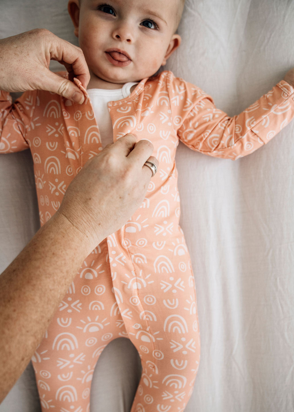 Functional Baby Clothing: How Magnetic Clasps, Belly Coverage, and Bamboo Fabric Solve Real Problems for Parents