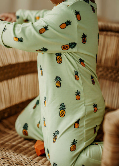 Gender-Neutral Anti-slip Sleepsuit in Fine Pineapples